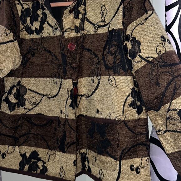 Women’s large reversible, brocade floral jacket - Picture 8 of 15